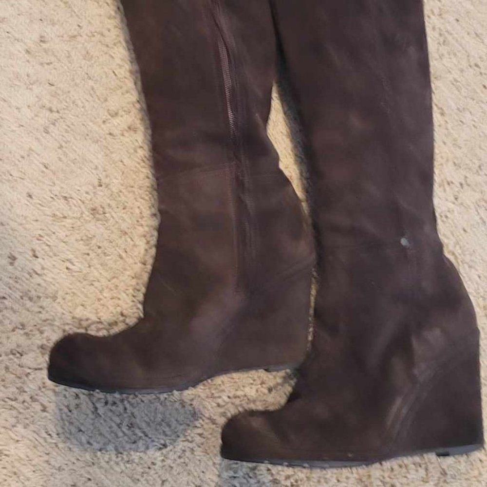 Chuckie's New York Suede Wedge Boots